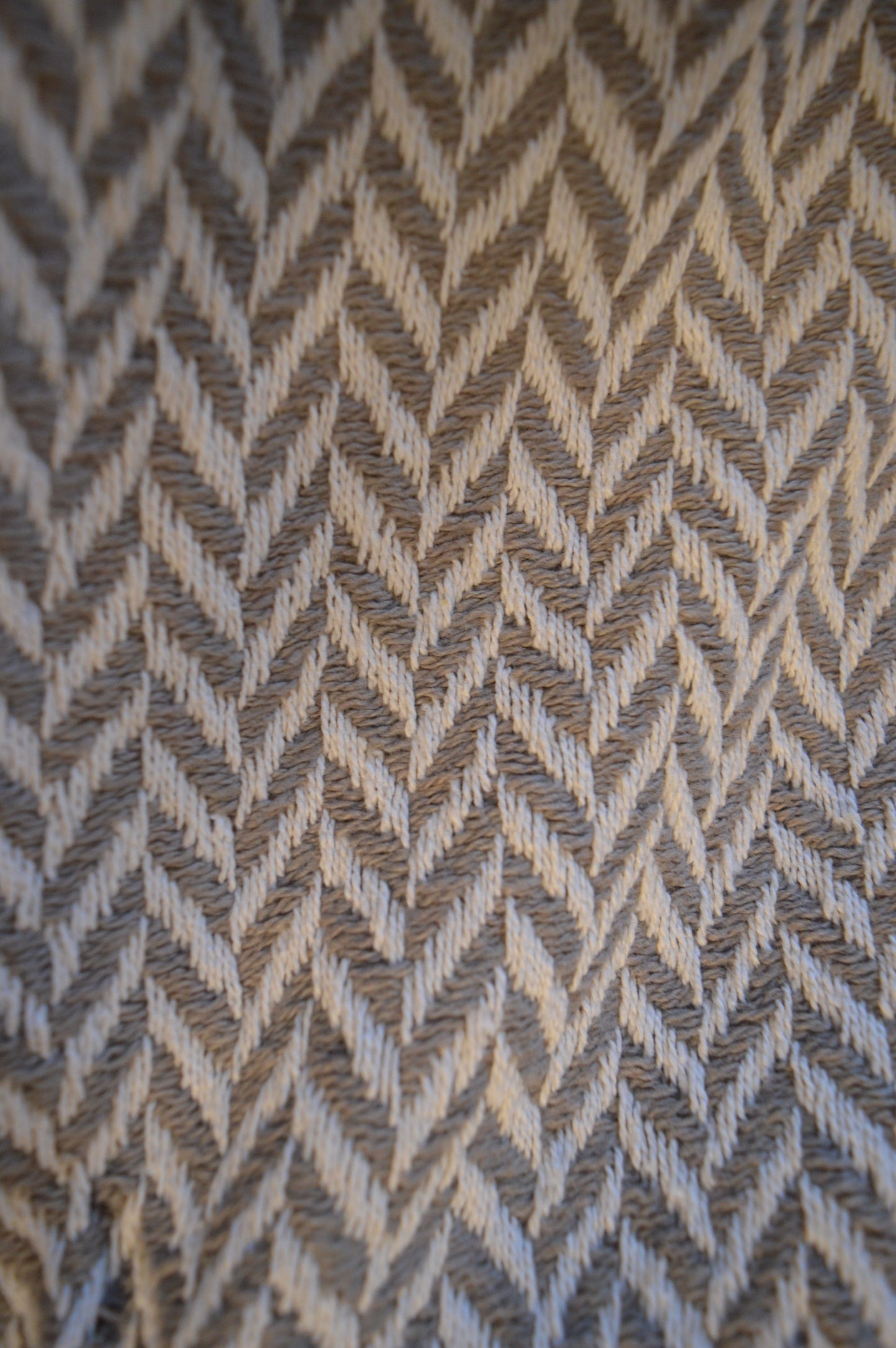 MC#023 Throw with white Pom-Pom